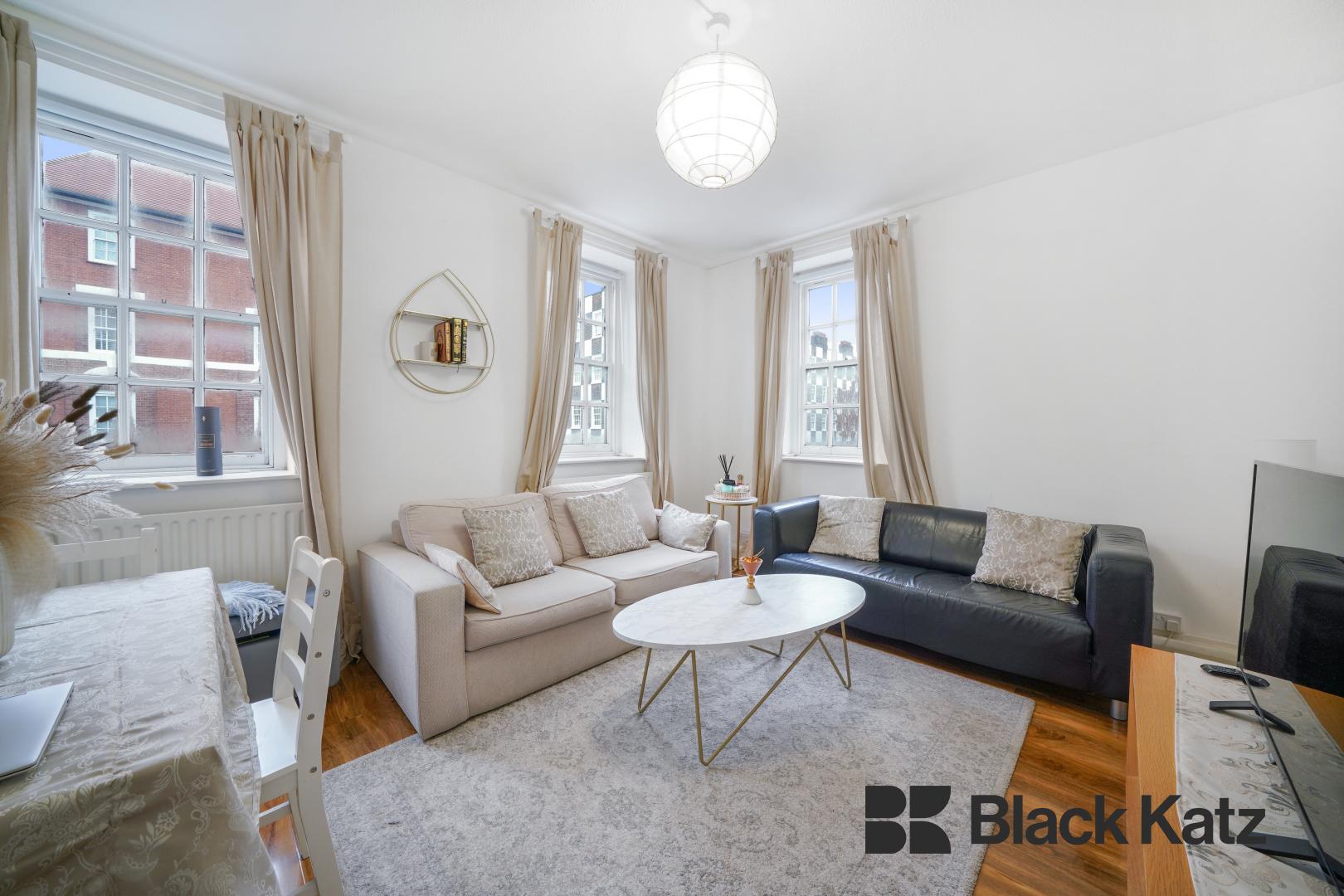 Bright and airy two bedroom flat with central location. Page Street, Westminster / Pimlico